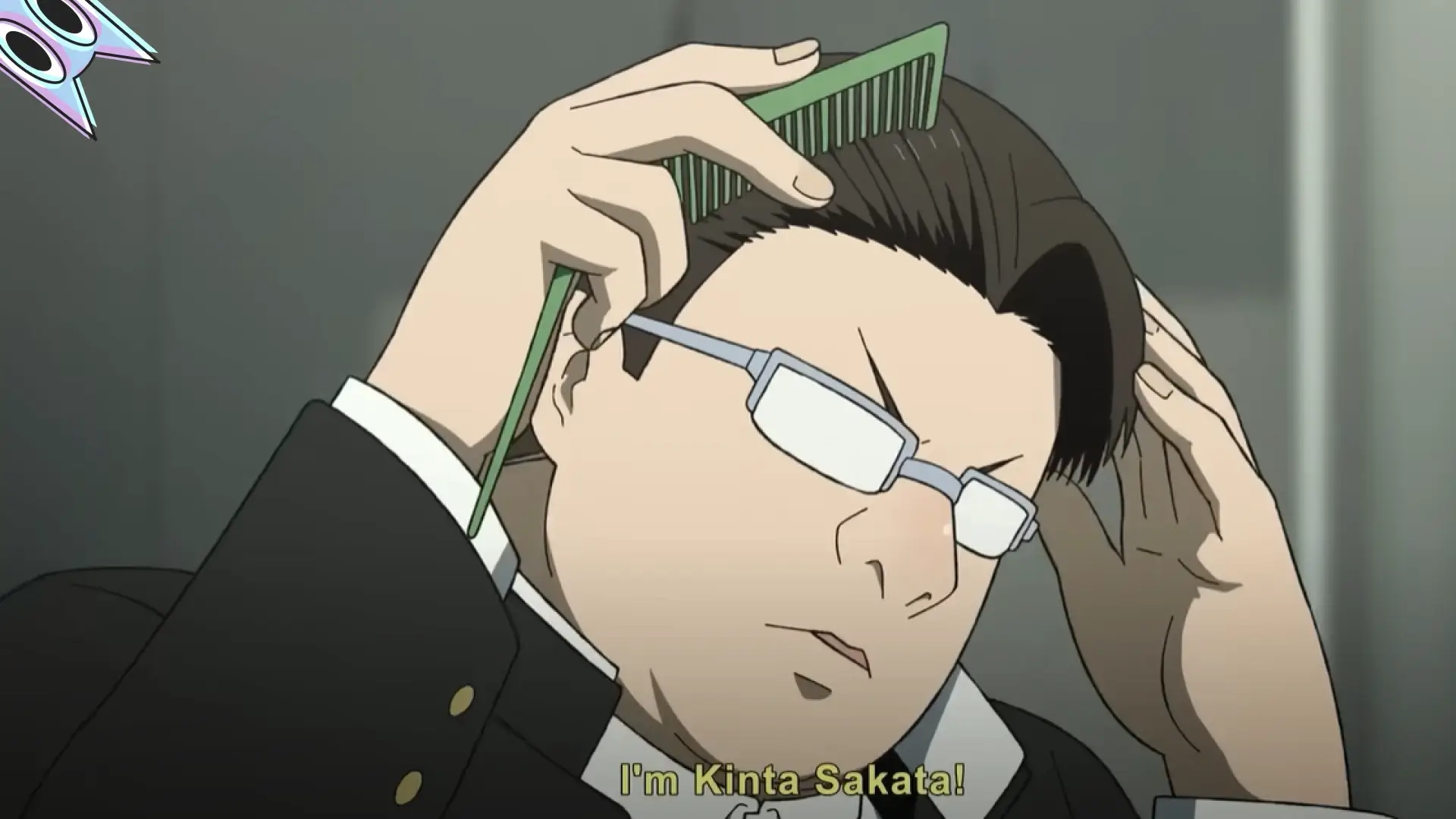 O gênio Kinta Sakata penteando seu cabelo, em um guia sobre o novo personagem de Dan da dan.