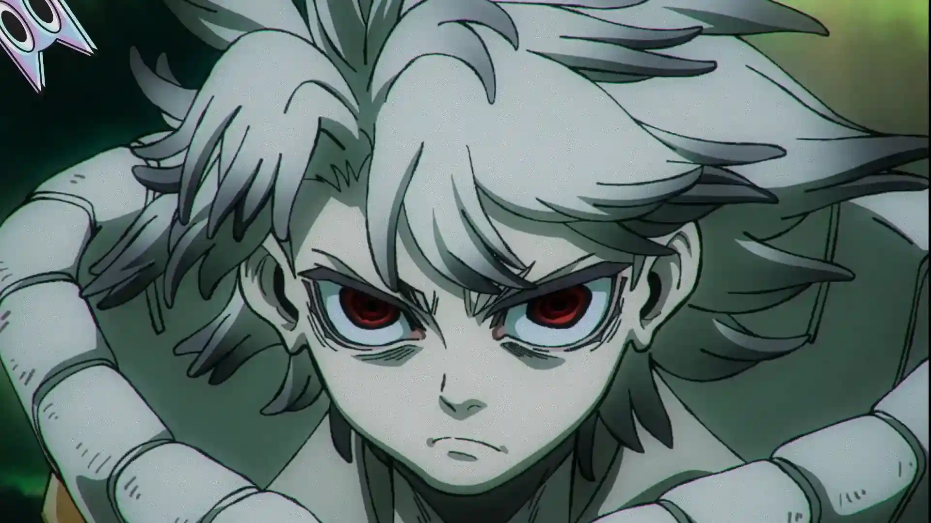 Rudo sério encarando quem está a sua frente.